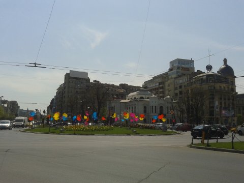 Piata Universitatii pregatita de Sarbatoarea Pascala