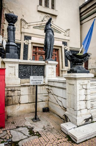 Statuie - Crematoriul Cenusa