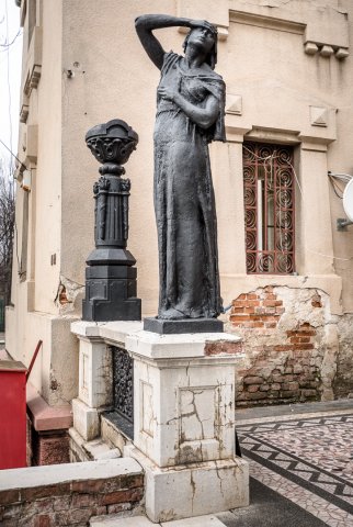 Statuie - Crematoriul Cenusa