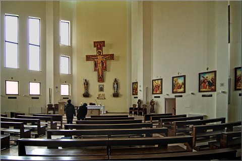 Interior biserica Sfantul Francisc de Assisi