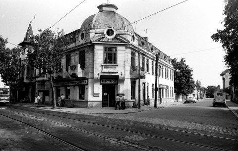 Calea Dudesti, tronsonul intre Calea Vacaresti si Vitan. La Crucea de Piatra