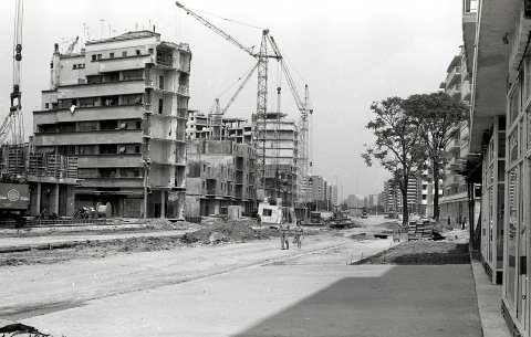 Reconstructia caii Mosilor, blocul vechi este la intersectia cu Fainari