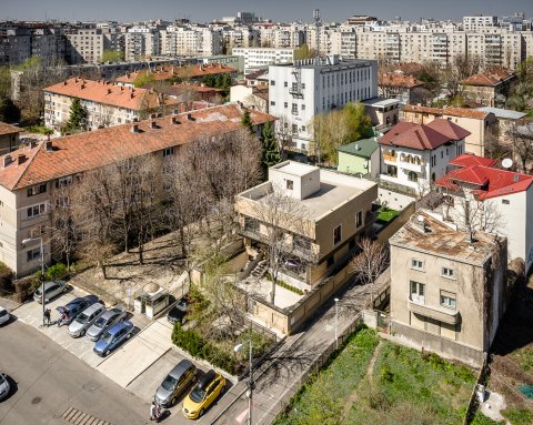 Privind spre cartierul Tineretului din blocul 69B - Strada V. V. Stanciu