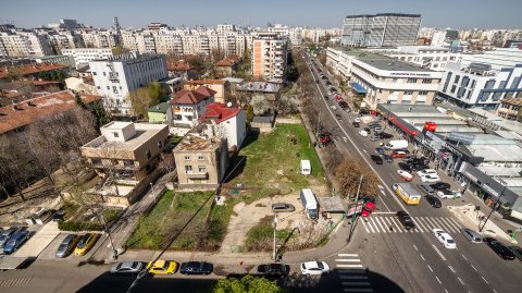 Privind spre Timpuri Noi din blocul 69B - Strada V. V. Stanciu