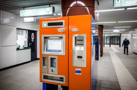 Automat bilete - Statia de metrou Straulesti