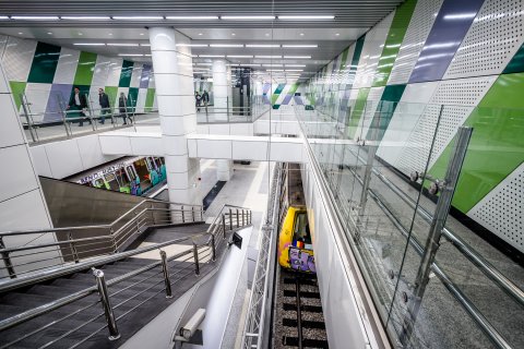 Scari - Statia de metrou Laminorului