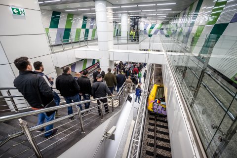 Scari - Statia de metrou Laminorului