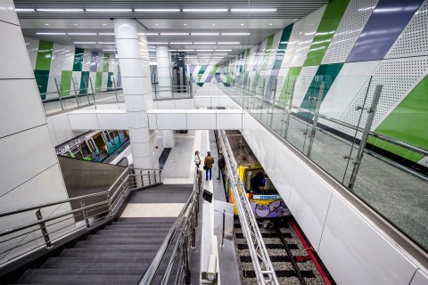 Scari - Statia de metrou Laminorului