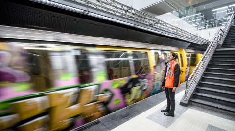 Peron - Statia de metrou Laminorului