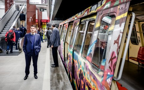 Peron - Statia de metrou Straulesti