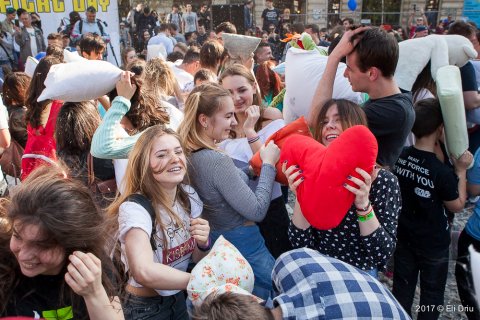 Pillow Fight 2017