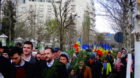 Mireni la Procesiunea de Florii pe Dealul Mitropoliei