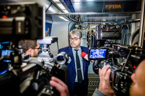 Interviu - Scrisori la metrou