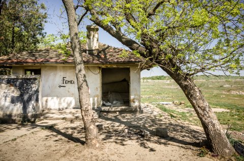 Toaletă abandonată - Gara Chiajna