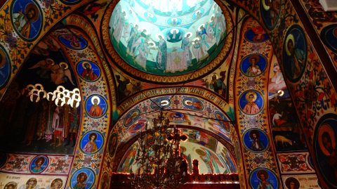 Interiorul bisericii Sf Nicolae, Dudesti Cioplea I, cunoscuta si ca Biserica Bulgari