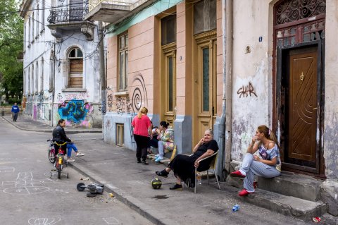 Timp liber petrecut pe strada cu toata familia