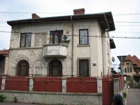 CASA PE STRADA ACVILA IN VECHIUL CARTIER URANUS