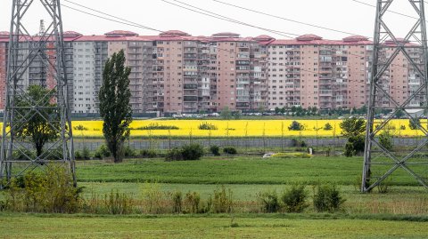 Confort City vazut de pe soseaua de centura