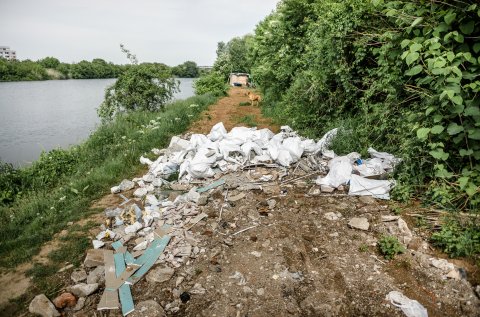 Gunoi - Lacul Grivița