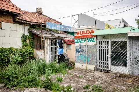 Prăvălie abandonată - Bulevardul Bucureștii Noi