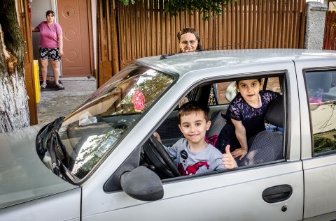 Copii la joacă - Strada Plutașilor