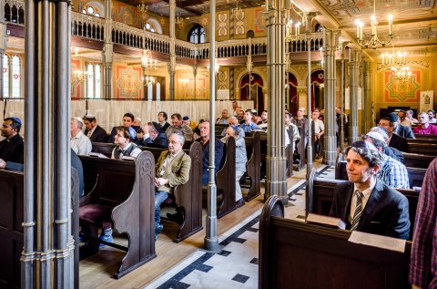 Ceremonia de primire a unui nou sul de Torah - Templul Coral