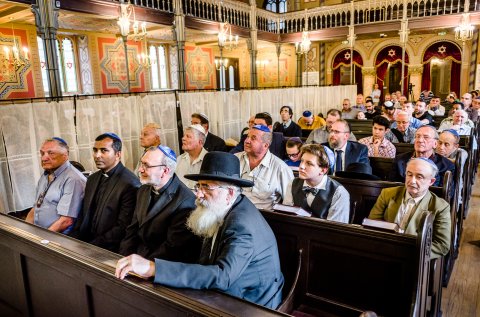 Ceremonia de primire a unui nou sul de Torah - Templul Coral