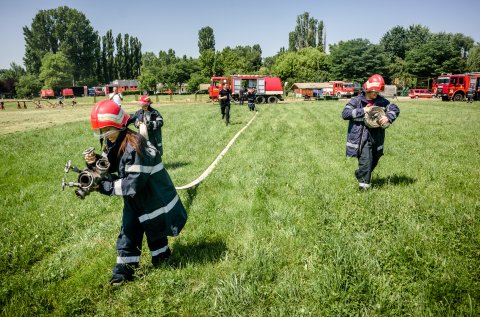 Voluntari - Antrenamente pentru intervenție - Centrul de Pregătire al Pompierilor General de Brigadă Corneliu Stoicheci