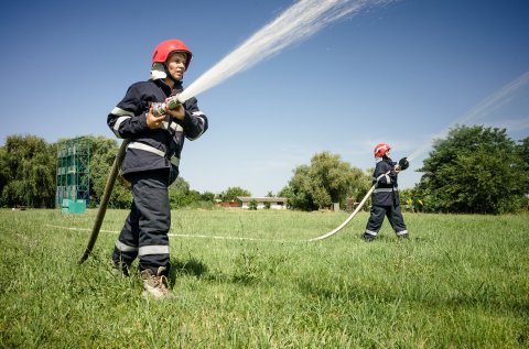 Voluntari - Antrenamente pentru intervenție - Centrul de Pregătire al Pompierilor General de Brigadă Corneliu Stoicheci