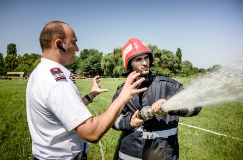 Voluntari - Antrenamente pentru intervenție - Centrul de Pregătire al Pompierilor General de Brigadă Corneliu Stoicheci