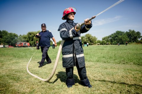 Voluntari - Antrenamente pentru intervenție - Centrul de Pregătire al Pompierilor General de Brigadă Corneliu Stoicheci