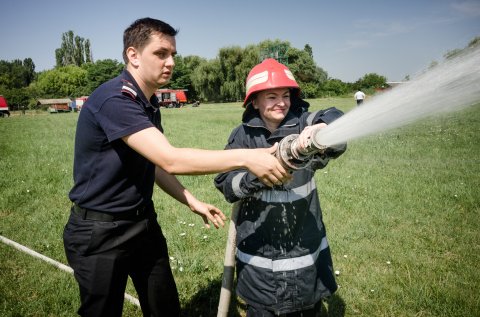 Voluntari - Antrenamente pentru intervenție - Centrul de Pregătire al Pompierilor General de Brigadă Corneliu Stoicheci