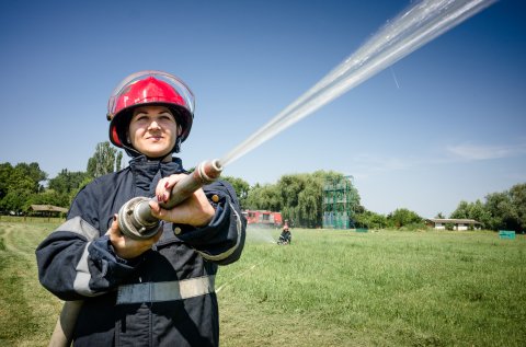 Voluntari - Antrenamente pentru intervenție - Centrul de Pregătire al Pompierilor General de Brigadă Corneliu Stoicheci