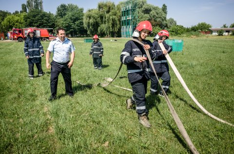 Voluntari - Antrenamente pentru intervenție - Centrul de Pregătire al Pompierilor General de Brigadă Corneliu Stoicheci