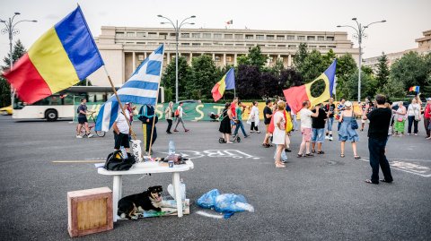 Protest împotriva naționalizării pilonului II de pensie - Piața Victoriei