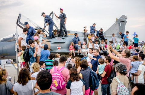 Spectatori - BIAS 2017 - Aeroportul Băneasa