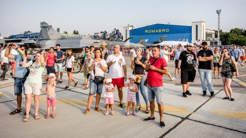 Spectatori - BIAS 2017 - Aeroportul Băneasa