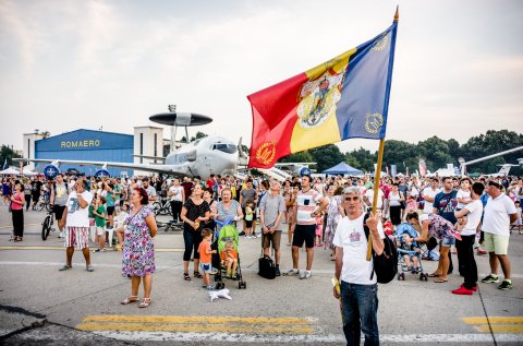 Spectatori - BIAS 2017 - Aeroportul Băneasa