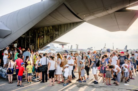 Spectatori - BIAS 2017 - Aeroportul Băneasa