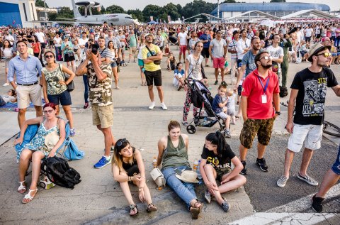 Spectatori - BIAS 2017 - Aeroportul Băneasa