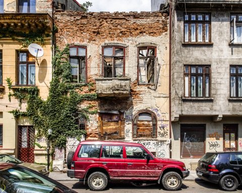 Casă abandonată - Strada Gutenberg