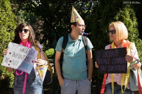 Protest  în fața Primăriei Municipiului București cu ocazia împlinirii unui an de mandat al Gabrielei Firea