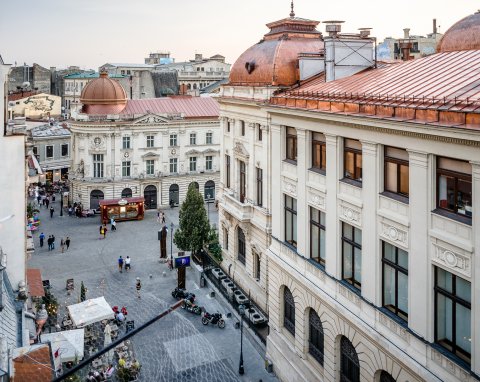 Vedere din Pura Vida Sky Bar - Strada Smârdan