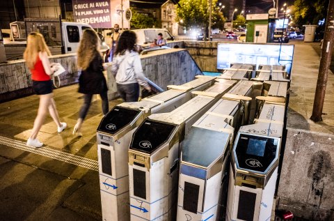 Turnicheții noi - Stația de metrou Tineretului