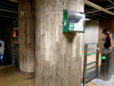 Intrare statia de metrou Unirii 1