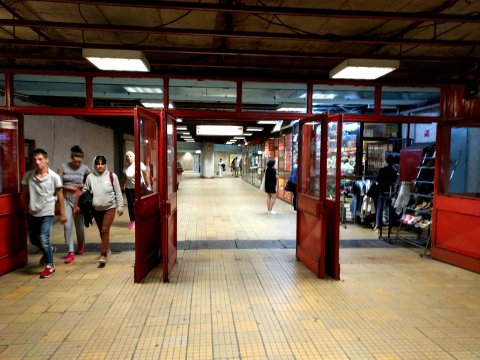 Intrare statia de metrou Unirii 1