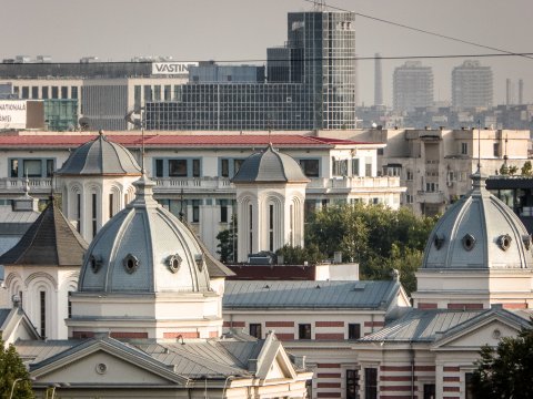 Vedere către IMGB de pe terasa clădirii Magheru One