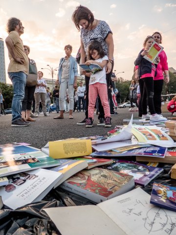 Protest „Biblioteca pentru Pop” - Piața Victoriei