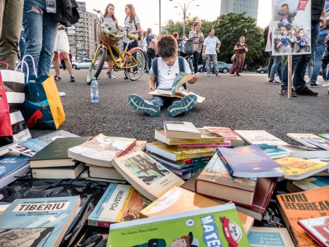 Protest „Biblioteca pentru Pop” - Piața Victoriei