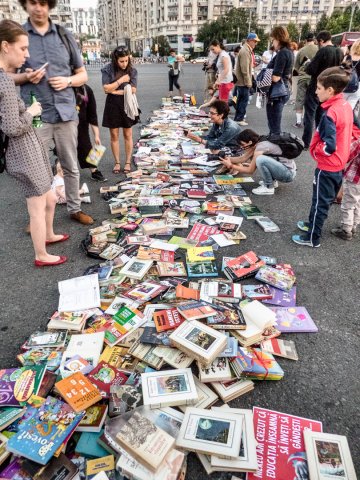 Protest „Biblioteca pentru Pop” - Piața Victoriei